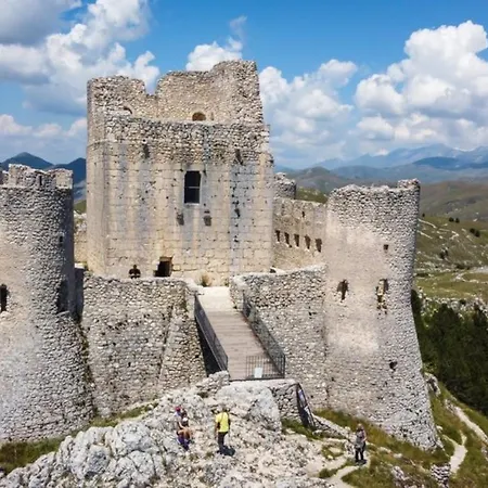 Casa Sul Lago - Modern Lake View Retreat, Parco Della Majella Holiday home