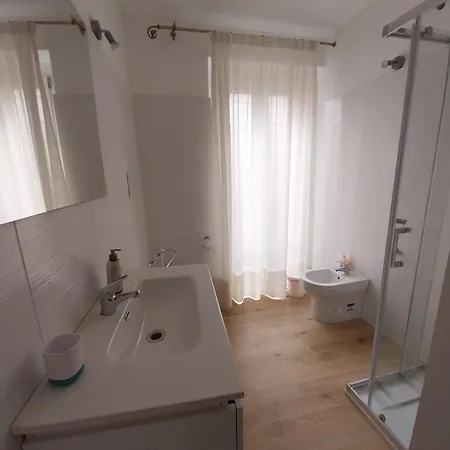 Casa Sul Lago - Modern Lake View Retreat, Parco Della Majella Dom wakacyjny Fara San Martino